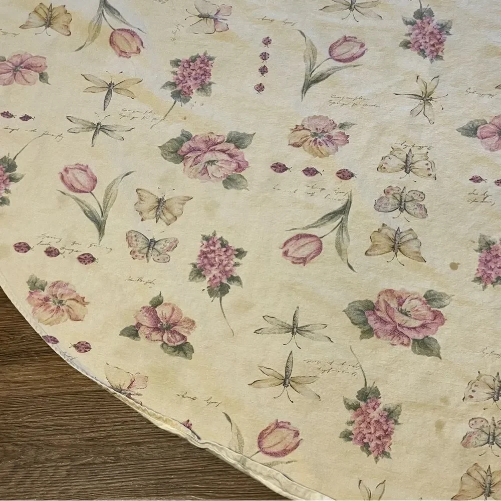Vintage Floral Oval Tablecloth Butterflies Flowers Ladybugs White Pink Green